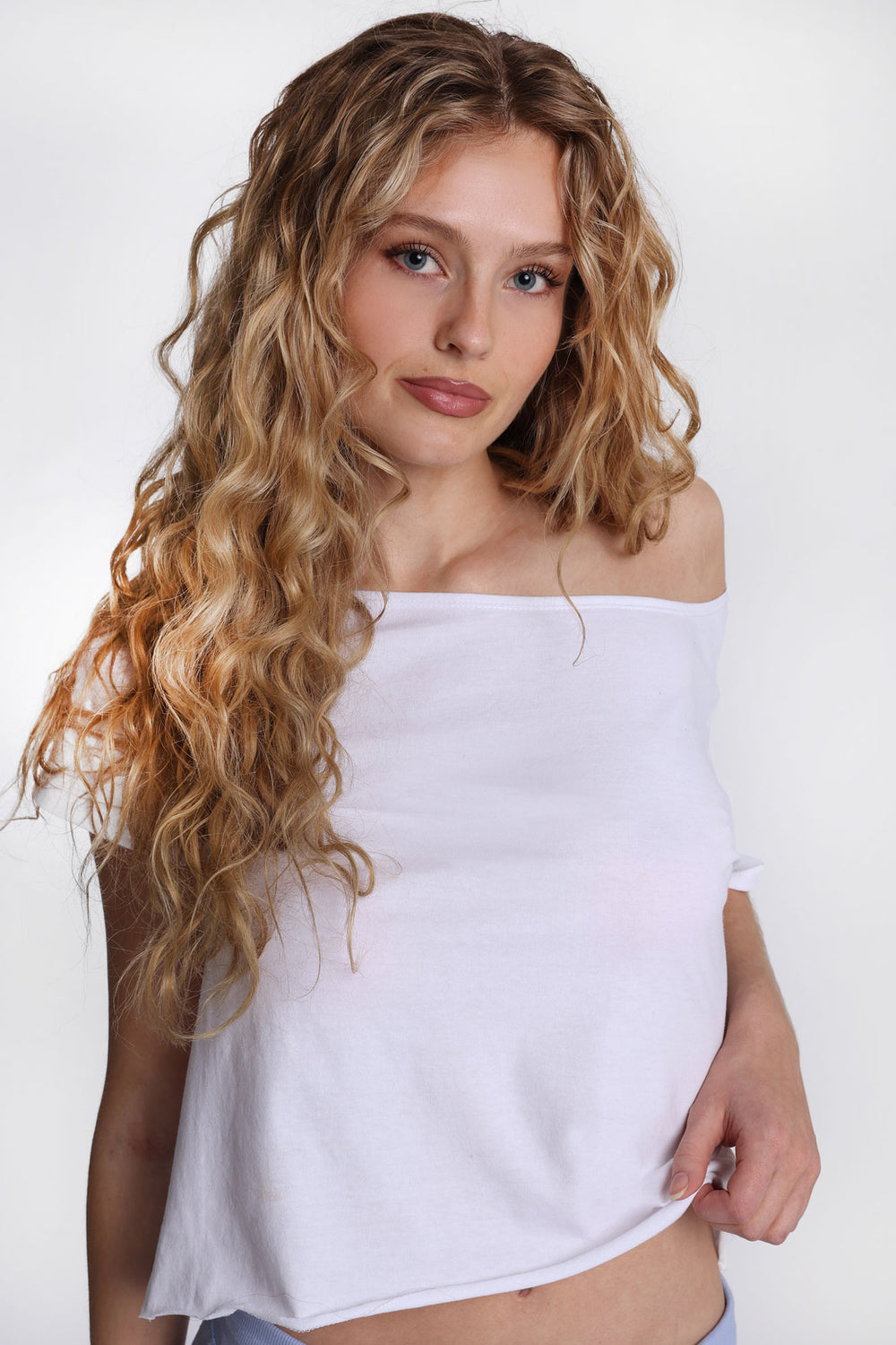 Aéropostale Off-Shoulder Short Sleeve Oversized Tee Aéropostale Off-Shoulder Short Sleeve Oversized Tee