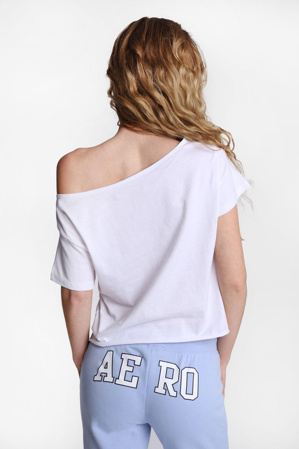 Aéropostale Off-Shoulder Short Sleeve Oversized Tee Aéropostale Off-Shoulder Short Sleeve Oversized Tee