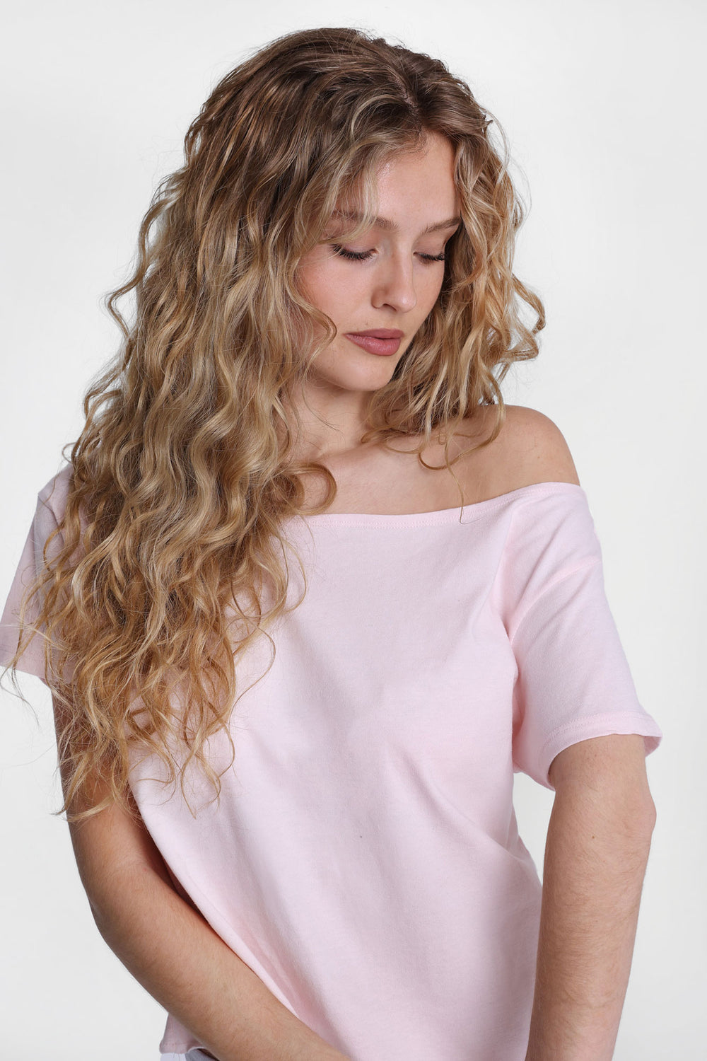 Aéropostale Off-Shoulder Short Sleeve Oversized Tee Aéropostale Off-Shoulder Short Sleeve Oversized Tee