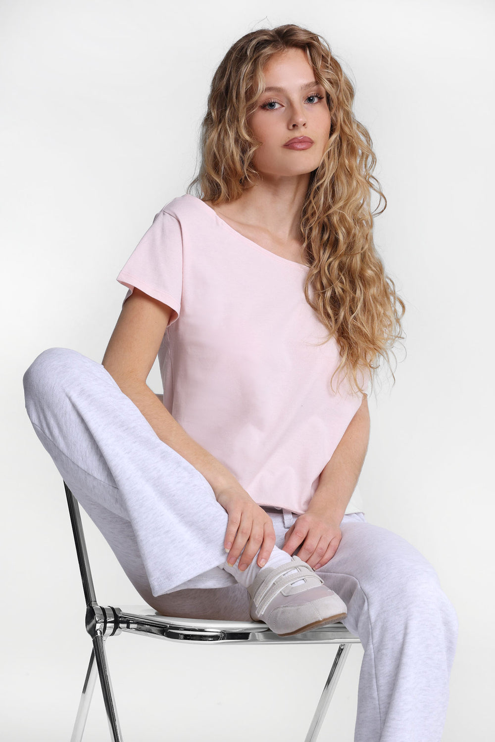 Aéropostale Off-Shoulder Short Sleeve Oversized Tee Aéropostale Off-Shoulder Short Sleeve Oversized Tee