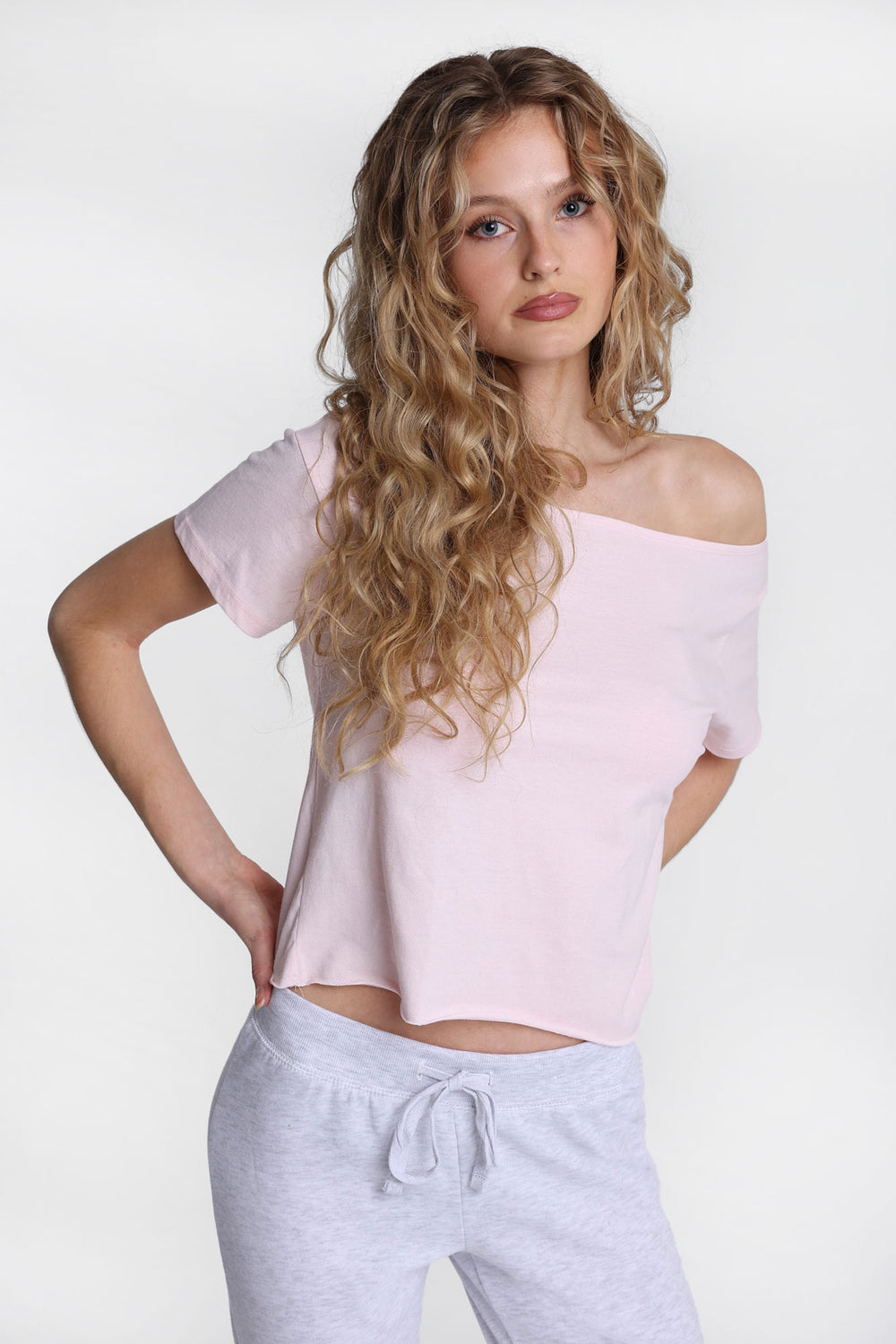 Aéropostale Off-Shoulder Short Sleeve Oversized Tee Aéropostale Off-Shoulder Short Sleeve Oversized Tee