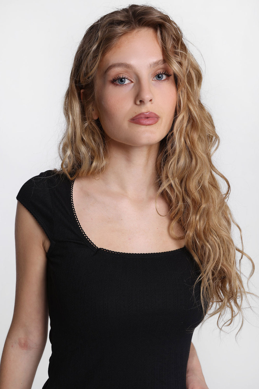 T-shirt à manches courtes et col carré en tricot pointelle AERO T-shirt à manches courtes et col carré en tricot pointelle AERO