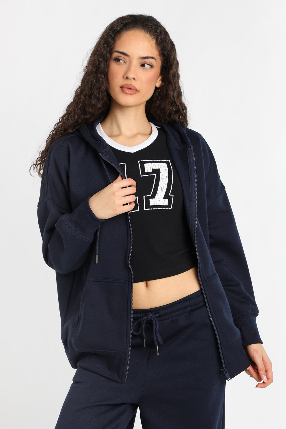 Haut à capuchon zippé surdimensionné AERO Haut à capuchon zippé surdimensionné AERO