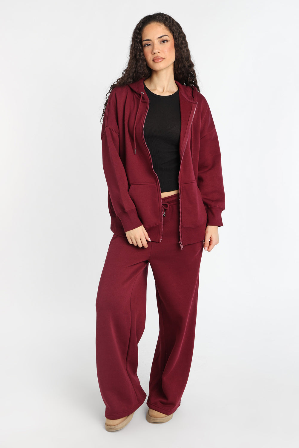 Haut à capuchon zippé surdimensionné AERO Haut à capuchon zippé surdimensionné AERO