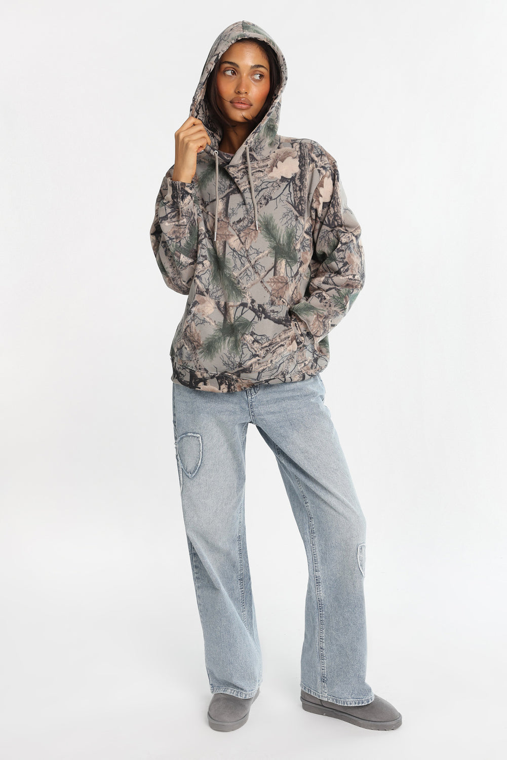 Haut à capuchon coupe boyfriend camouflage arbre AERO Haut à capuchon coupe boyfriend camouflage arbre AERO