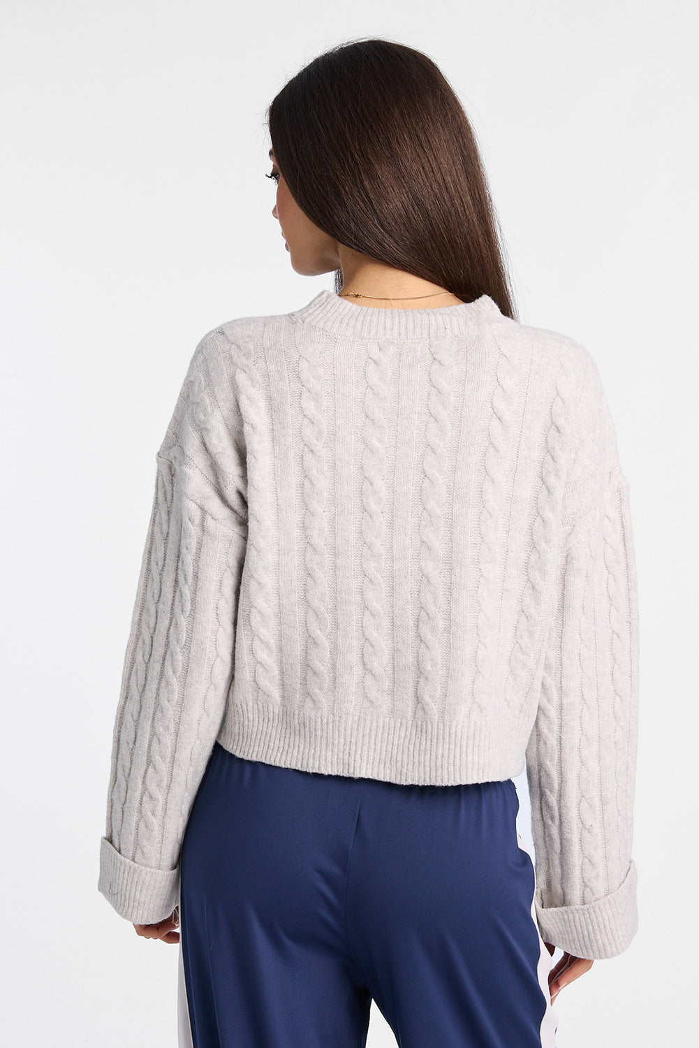 Chandail ras du cou en tricot torsadé AERO Chandail ras du cou en tricot torsadé AERO