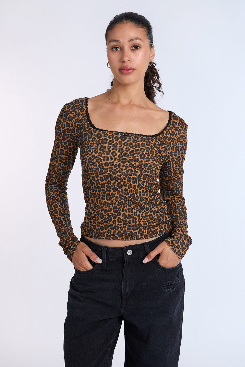 Haut à manches longues en tricot côtelé super doux AERO Haut à manches longues en tricot côtelé super doux AERO