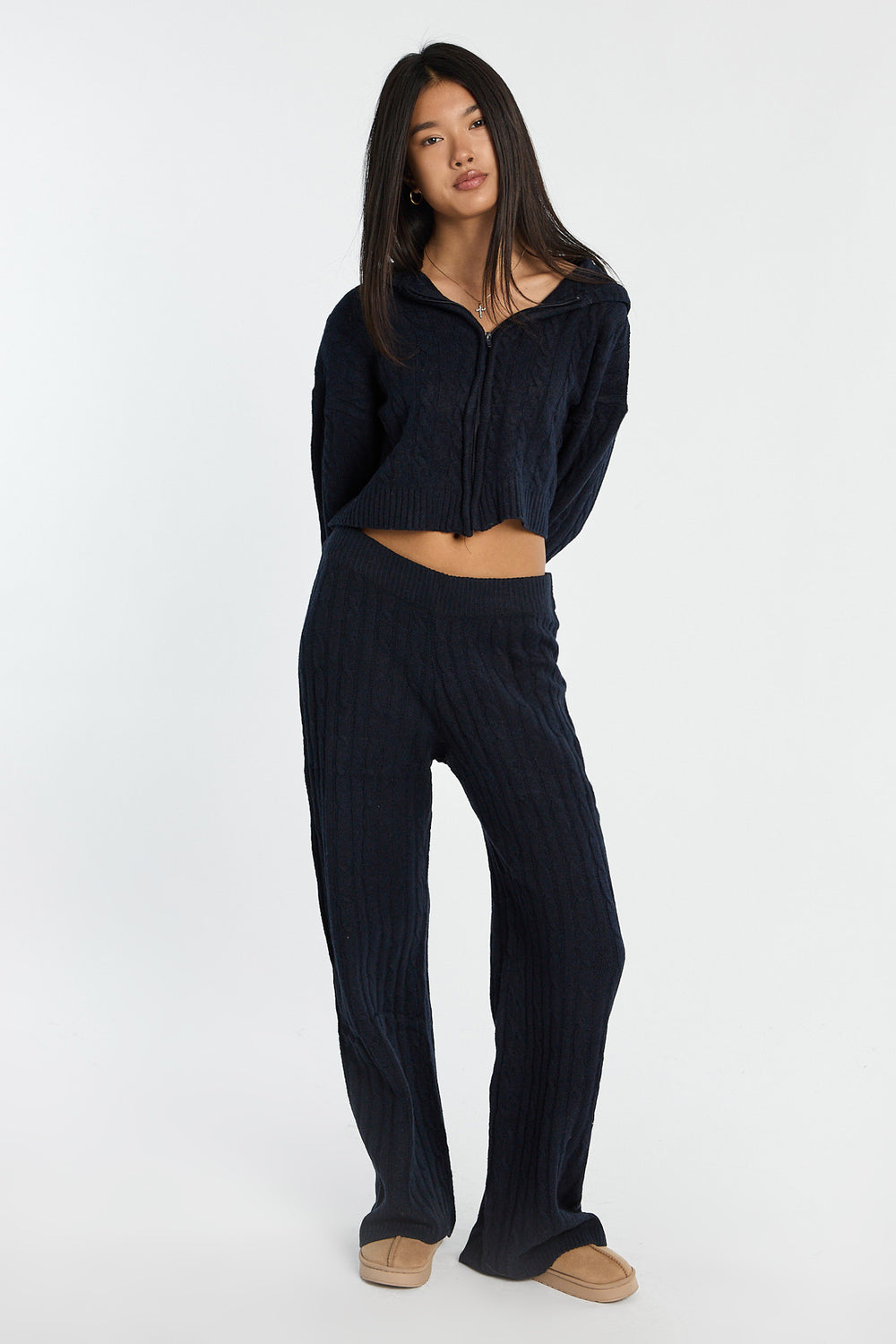 Haut à capuchon en tricot torsadé à glissière AERO Haut à capuchon en tricot torsadé à glissière AERO