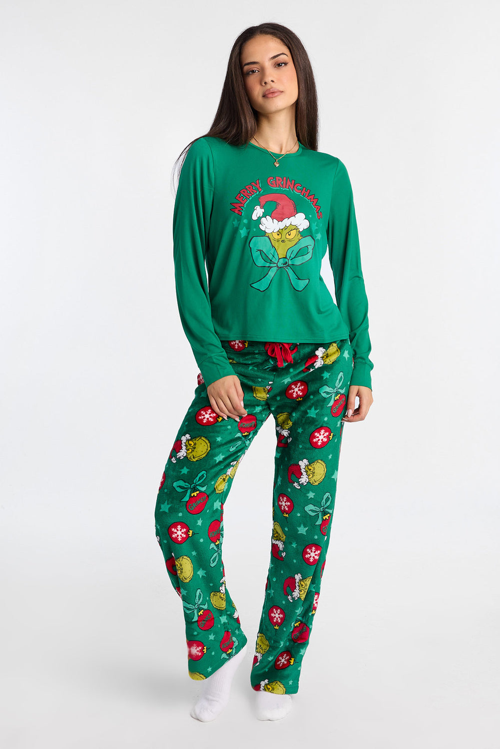 Ensemble de pyjama 2 pièces imprimé Merry Grinchmas Ensemble de pyjama 2 pièces imprimé Merry Grinchmas