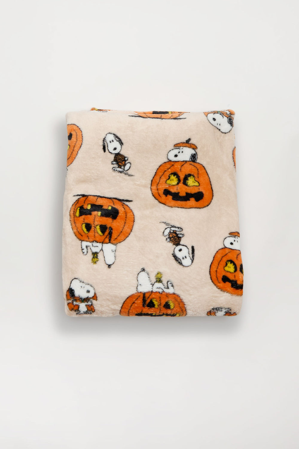Peanuts Snoopy Pumpkin Plush Blanket Peanuts Snoopy Pumpkin Plush Blanket