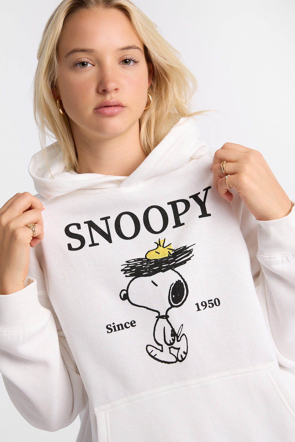 Haut à capuchon coupe boyfriend imprimé Peanuts Snoopy Haut à capuchon coupe boyfriend imprimé Peanuts Snoopy