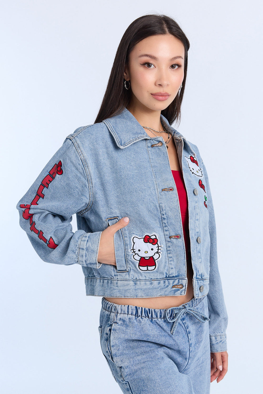 Veste en denim brodée Hello Kitty Veste en denim brodée Hello Kitty