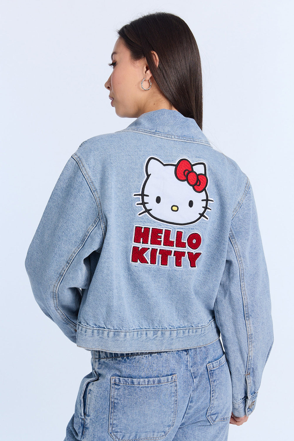 Veste en denim brodée Hello Kitty Veste en denim brodée Hello Kitty