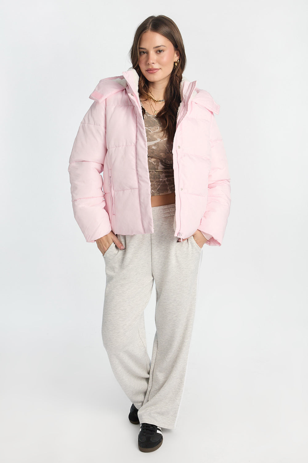 Manteau matelassé mi-long doublé de fausse fourrure Manteau matelassé mi-long doublé de fausse fourrure