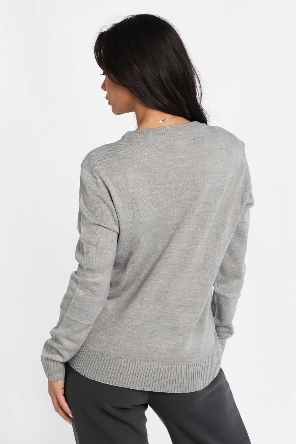 Chandail tricot à col ras du cou imprimé noeud Snoopy Chandail tricot à col ras du cou imprimé noeud Snoopy