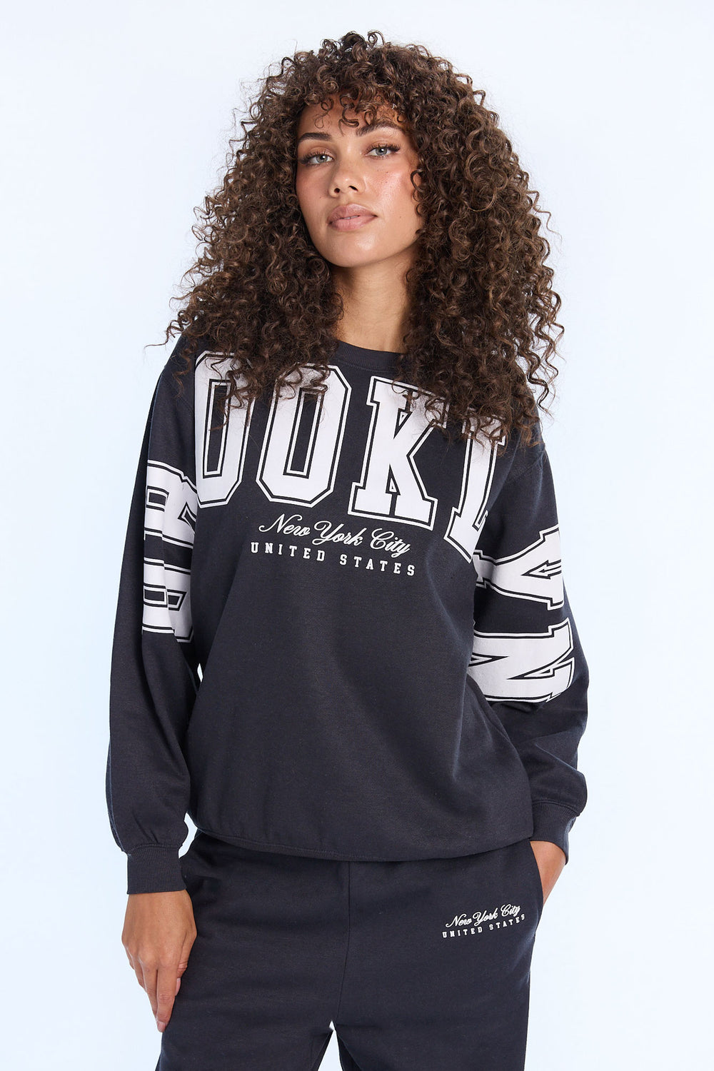 AERO Oversized Graphic Crewneck Sweatshirt AERO Oversized Graphic Crewneck Sweatshirt