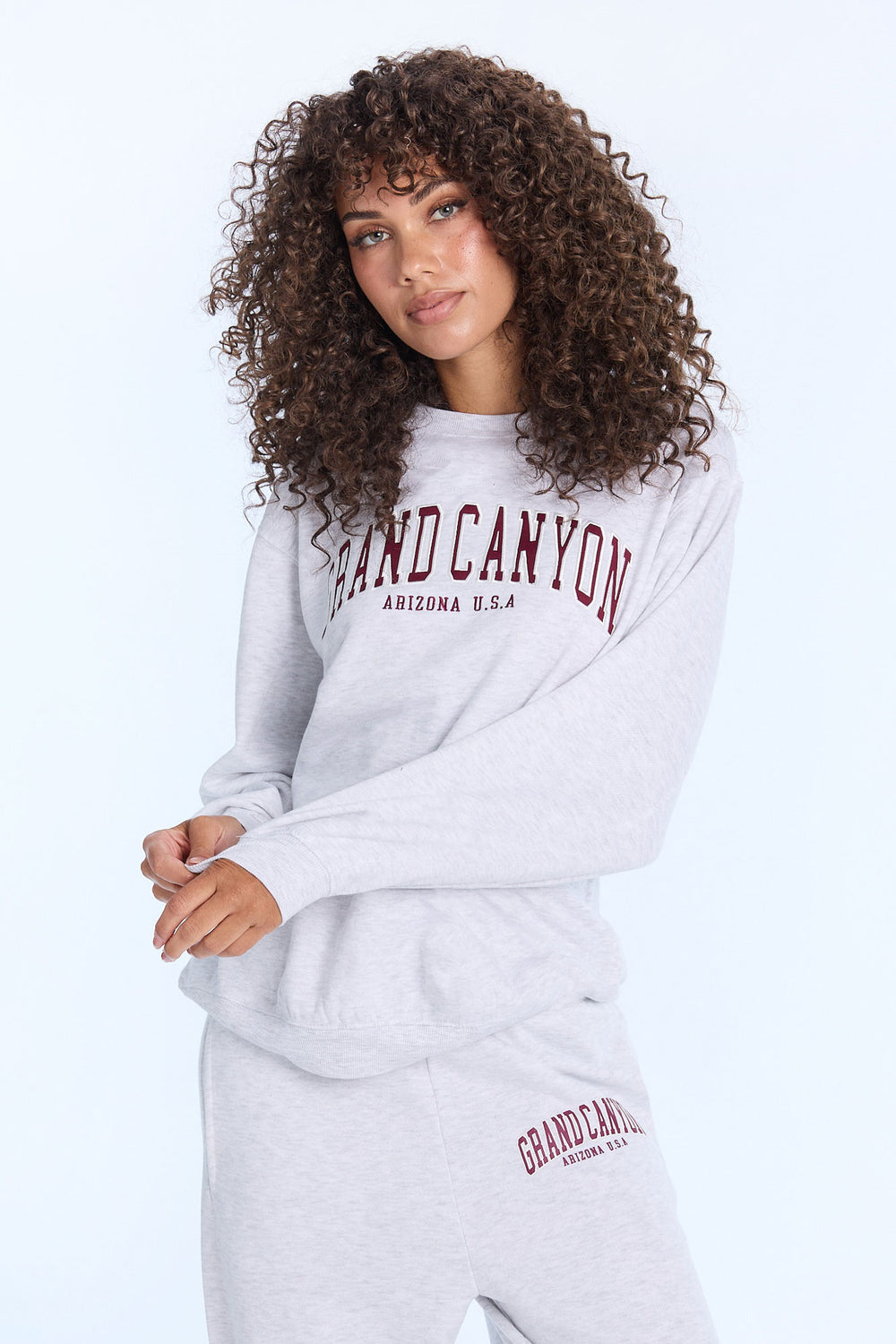 AERO Oversized Graphic Crewneck Sweatshirt AERO Oversized Graphic Crewneck Sweatshirt
